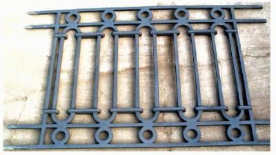 Grille de balcon, garde-corps en fonte — ref RG - Thumbnail 2